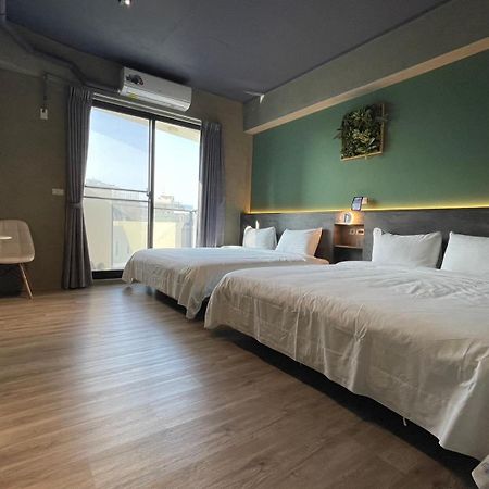 Long Lang Homestay Tainan Buitenkant foto