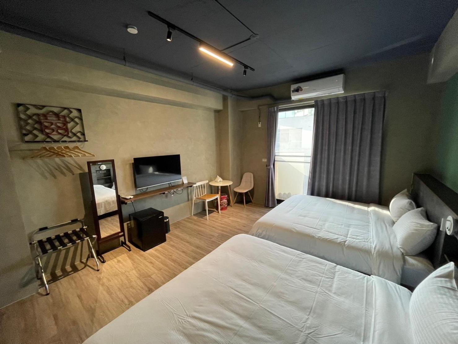 Long Lang Homestay Tainan Buitenkant foto