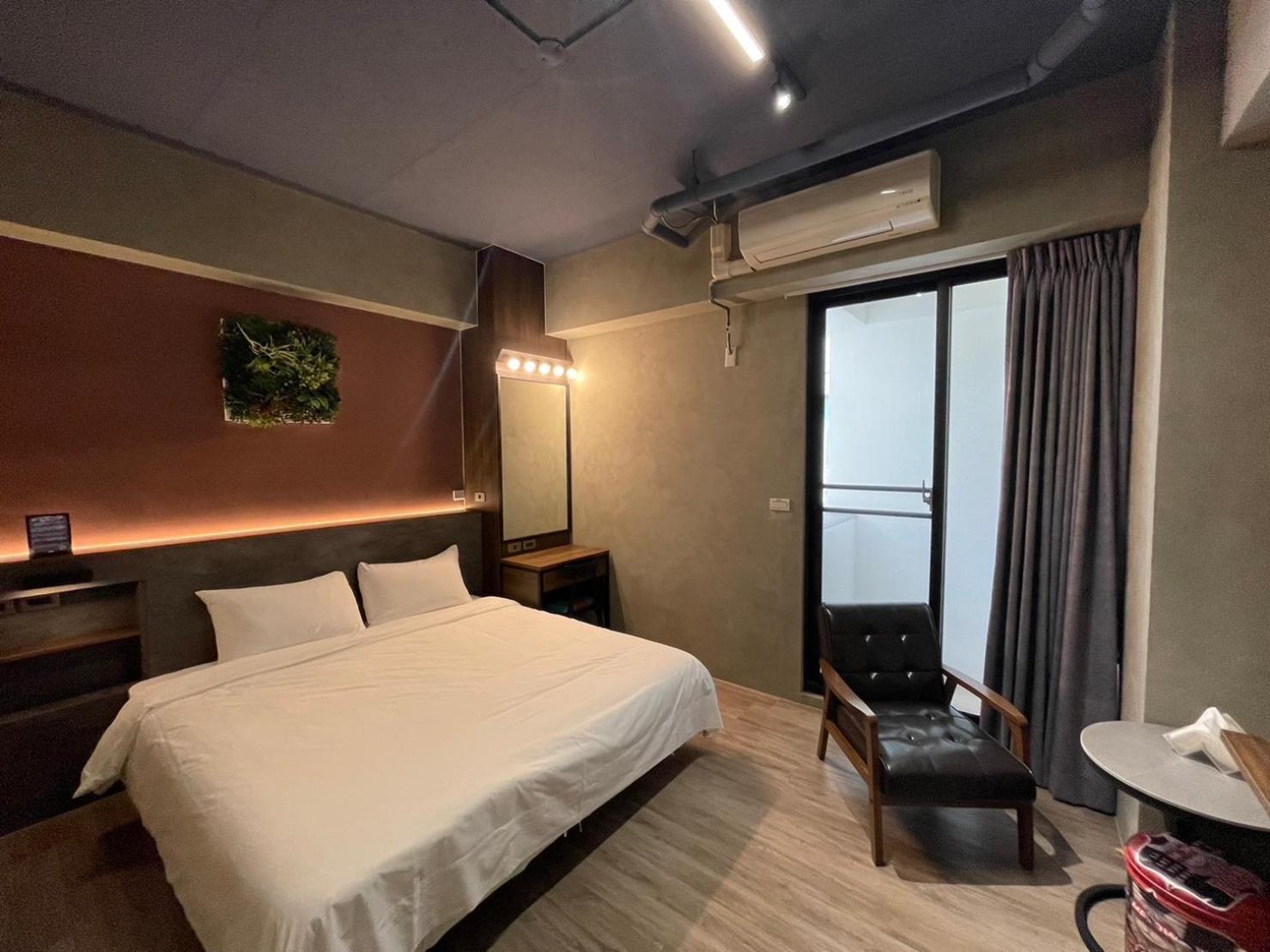 Long Lang Homestay Tainan Buitenkant foto