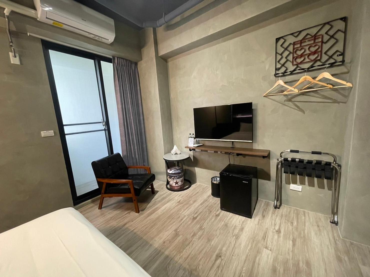 Long Lang Homestay Tainan Buitenkant foto